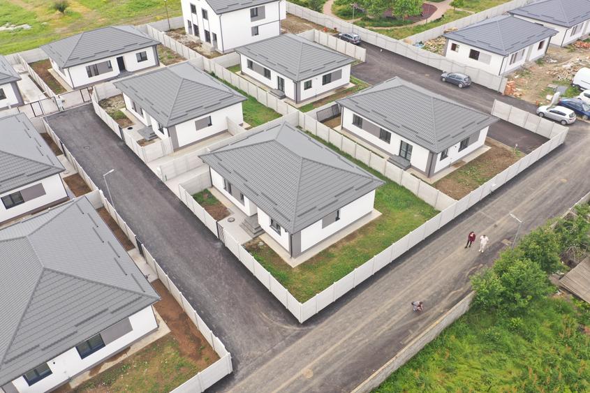 Casa individuala, parter, 4 camere+ parcare,+ curte proprie 380 mp, Comision 0 - 3