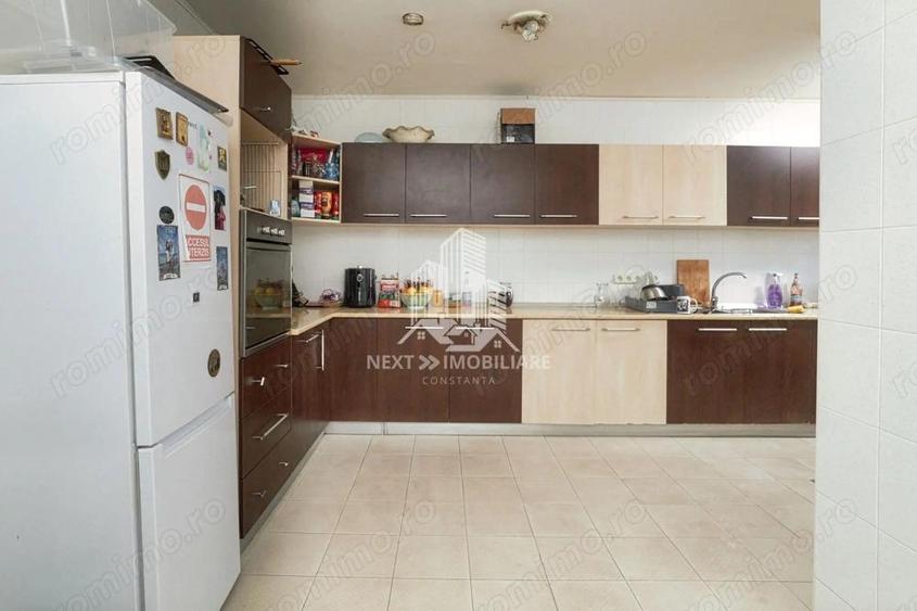 Pensiune Eforie Nord 17 camere plus spatiu comercial - 2