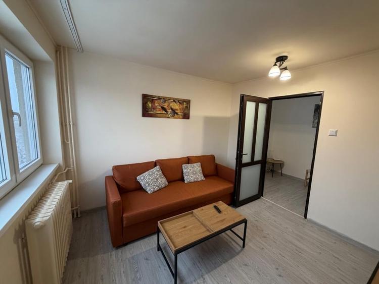 Apartament 2 camere decomandat renovat metrou Romancierilor mall Plaza - 4