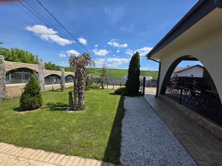 Vilă de vânzare ( Teren 1700mp) situată în  zona Bucium-Visa - 1