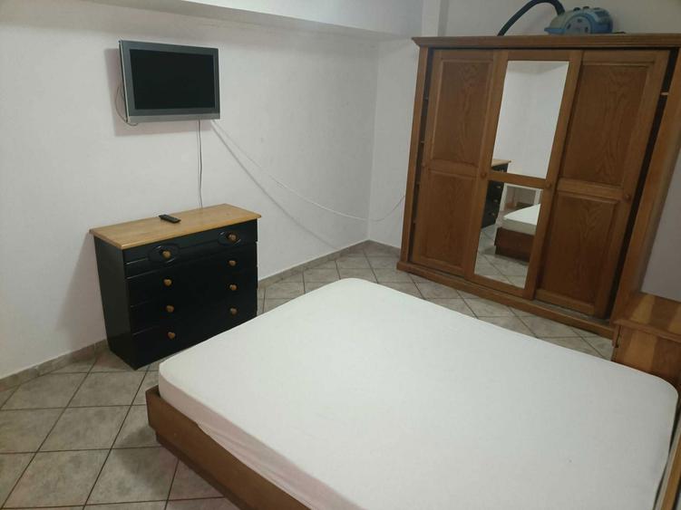 Proprietar inchiriez garsoniera,Spitalul Judetean, gaze, etaj 1/7, vedere spre parc, zona centrala termen lung - 2