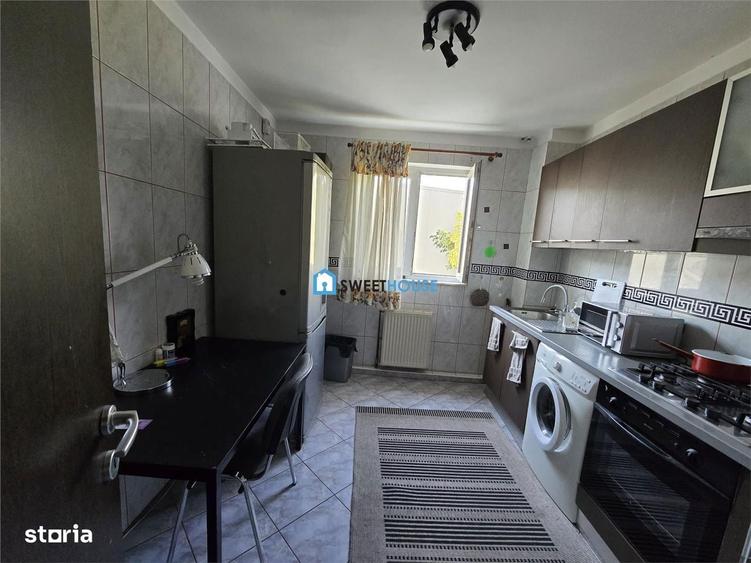 Apartament cu trei camere zona centrala - 1