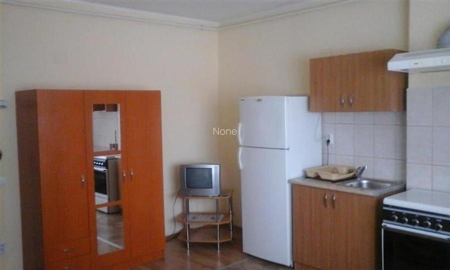 Apartament cu 2 camere semidecomandat, mobilat în Calea Turzii