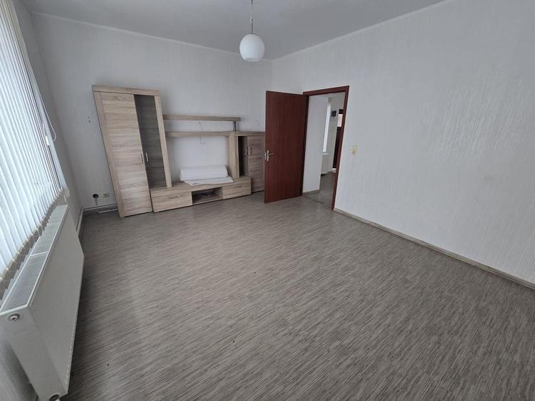 Casă cu Hală și Anexe Potențial Mare pentru Afacere! Biled strada principala! - 4