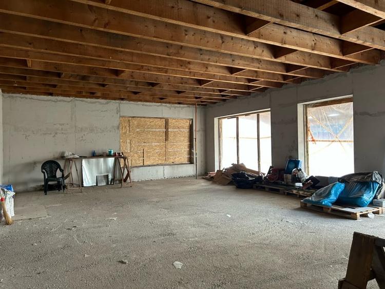 Casă individuală pe un singur nivel cu 743 mp. toate utilitatile Ciugud - 4