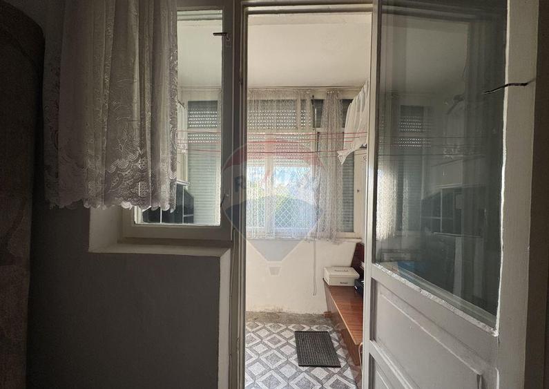 Ap. cu 3 camere, et.4, str. Feleac 1A - 9