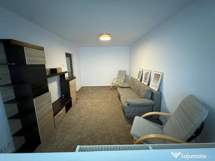 Apartament cu 3 camere decomandat în Podu Roș