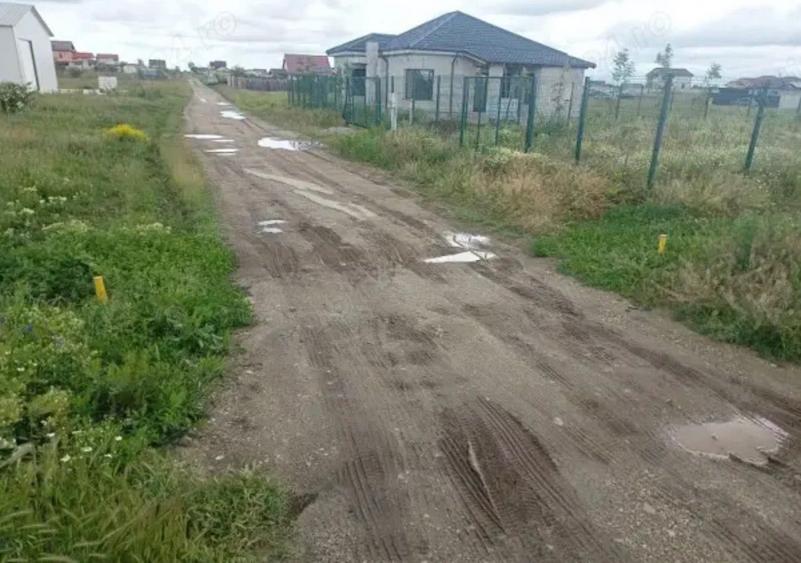 Vand teren intravilan 500 mp Ghercesti, 55 euro mp 55 EUR negociabil - 3