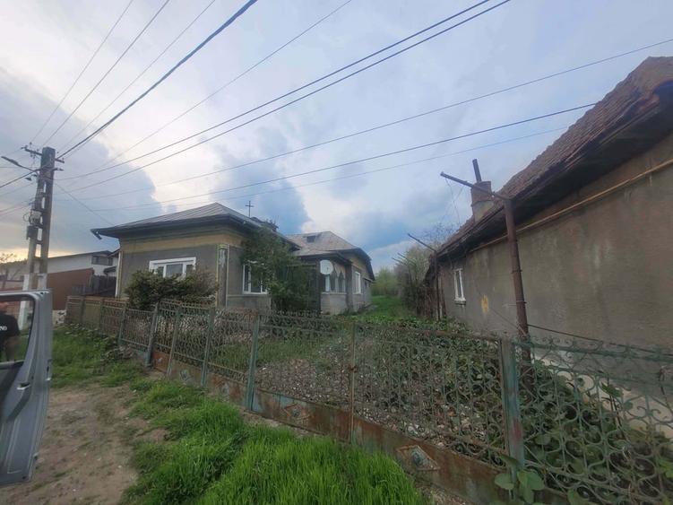 Casa + teren 6000 mp Ditesti, FIX langa centru, utilitati - 1