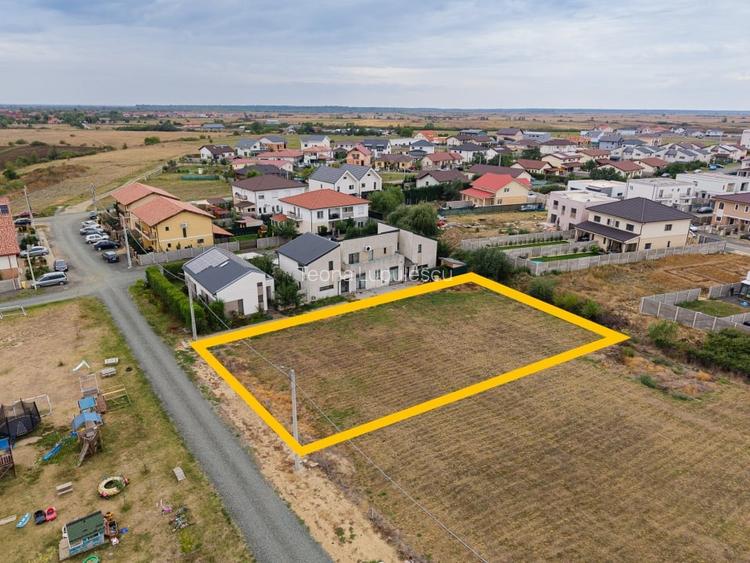 Teren 1000 mp Urseni - zona locuita, ideal pentru casa sau duplex
