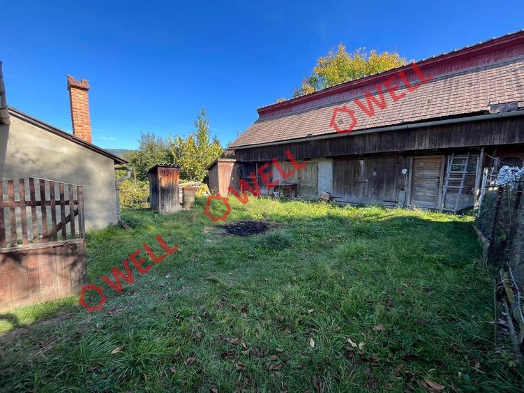 De vânzare în Covasna, pe strada Timar, o proprietate compusă din două case! - 2