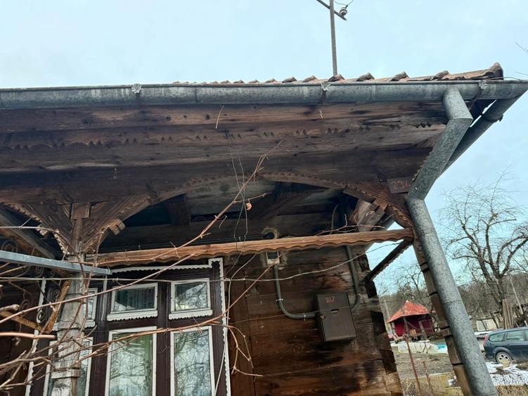 Vand casa traditionala . Din lemn . Relocabila - 5