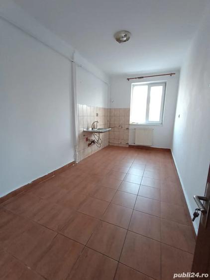 Vanzare apartament cu 2 camere - 4