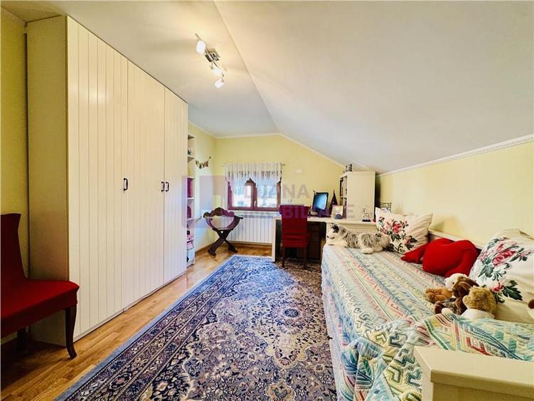 Casă individuală cu 5 camere cu Teren 830 Mp în Daia