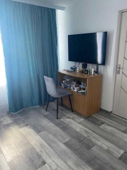 Vând apartament  zona 100 - 2