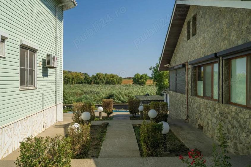 Corbeanca-Laguna Albastra, refugiu exclusivist la lac, vila cu piscina - 14
