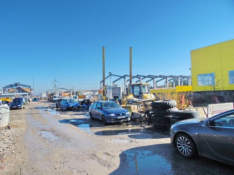 Teren Intravilan - Zona Industriala Bartolomeu - Lanii - 1