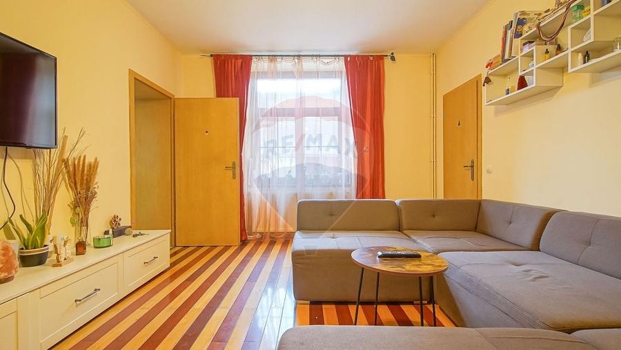 3 camere tip casă, parcare proprie, pod și magazie, Str. Lungă - 5