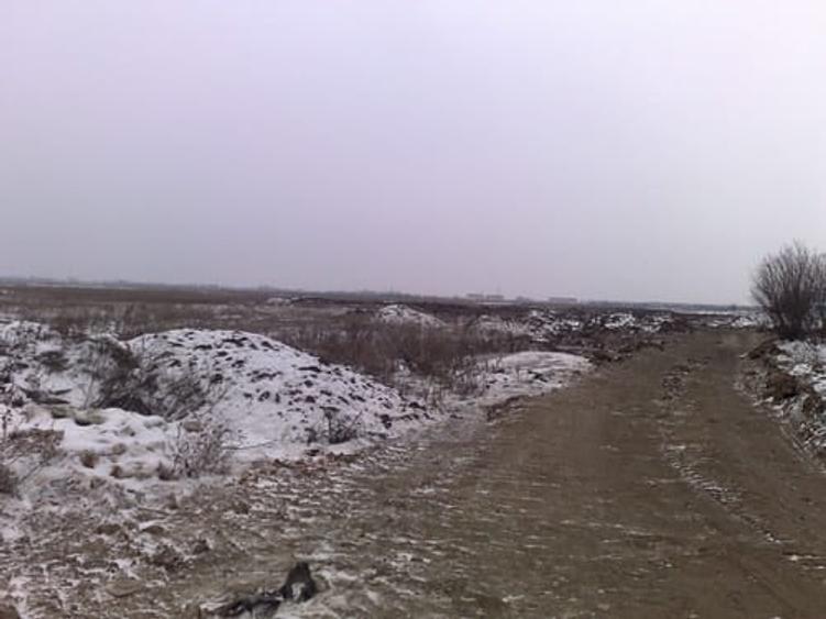 De vanzare acest teren de 17200 mp ,  strada Piscul Sadului,  pret 110 Euro/mp - 1