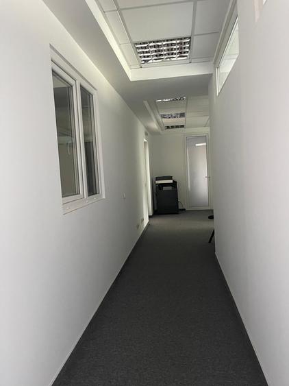 Bloc de birouri nou..se vinde un etaj.300 mp suprafață utilă. - 2