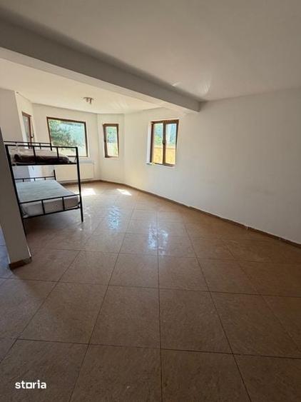 Casă cu 4 camere cu Teren 250 Mp în Central
