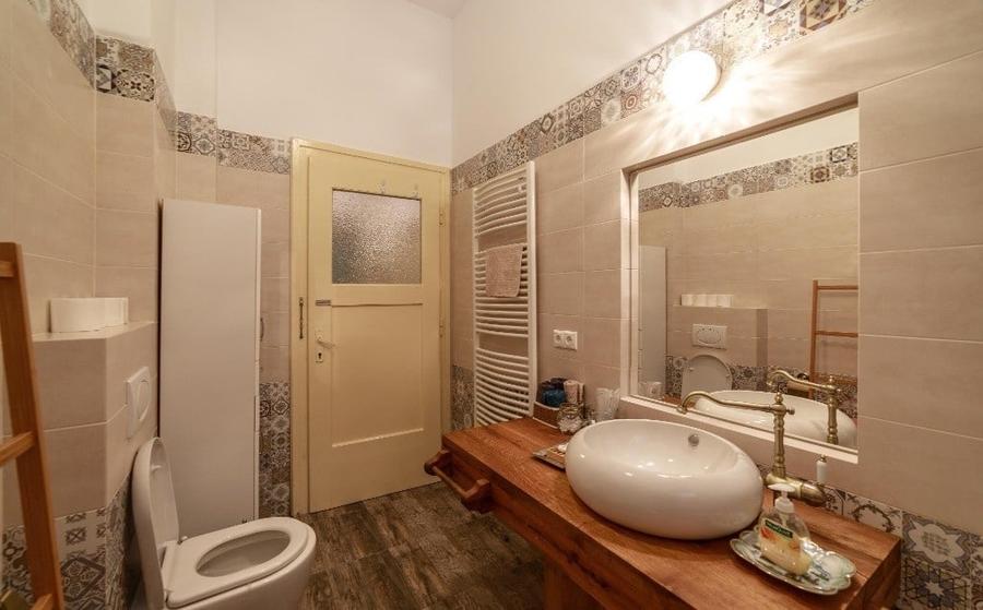 Apartament cu 4 camere, suprafata de 135 mp, garaj si beci in inima orasului - 13