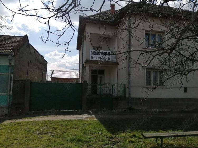 Casa si gradina de vanzare - 1