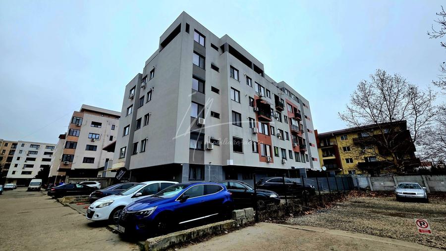 Apartament cu 5 camere si curte de 358 mp. - 53