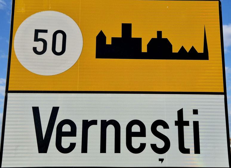 Teren intravilan Vernesti 500 mp - deschidere 27 m - 2