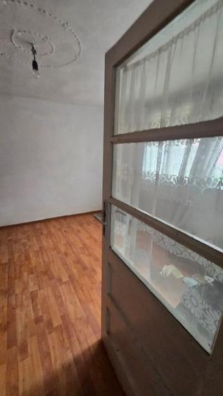 Casa de vanzare - Sustiu , Bihor - 3097 mp teren - 4