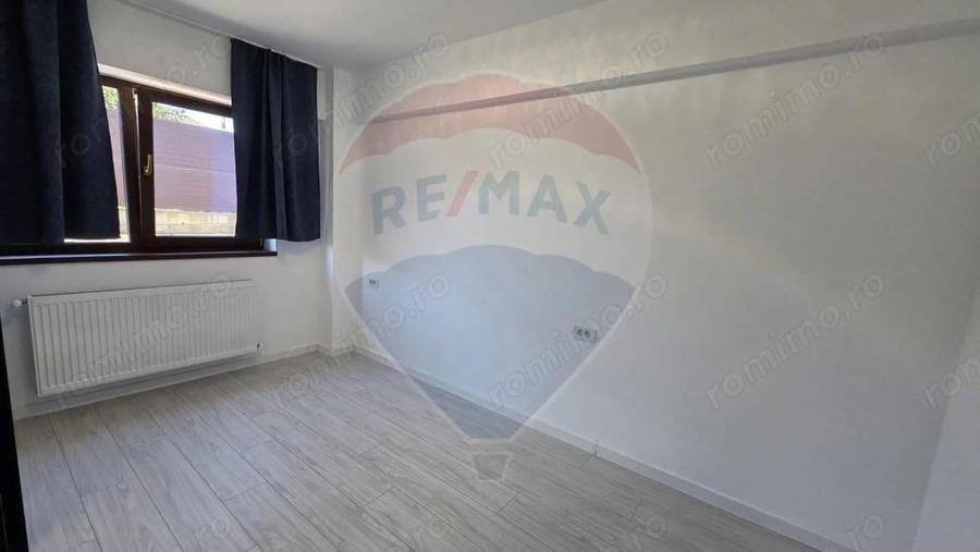 Apartament cu 2 camere de vanzare si curte privata de 187 m.p. - 1