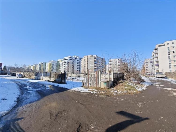 Vanzare teren intravilan in zona Tractorul Vis a Vis de Coresi Mall - 2