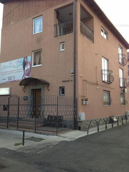 Casă individuală cu 10 camere în Scriitorilor - 2