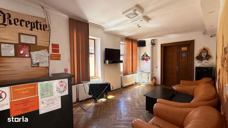 Afacere la cheie! De vanzare Casa singur in curte Centrul Istoric - 2