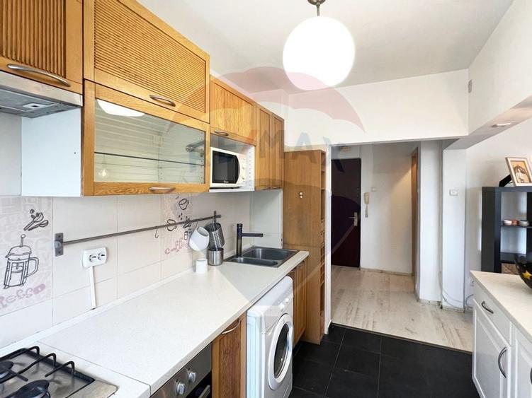 Vanzare apartament spatios,  3 camere - Metrou 1Mai - 7