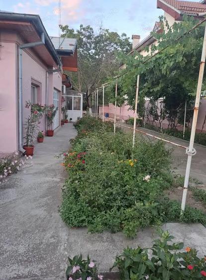 Casa de vanzare, frumoasa ?i cocheta - 2