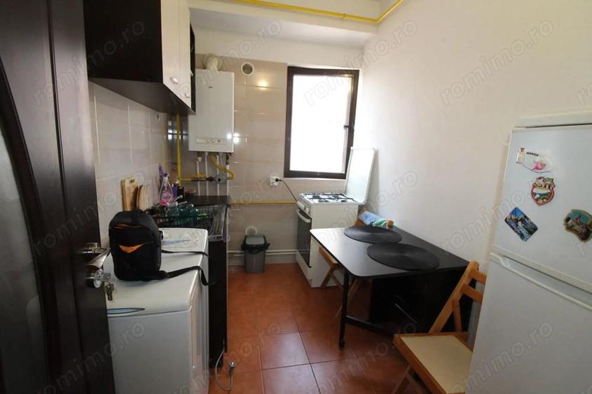 Garsoniera, strada 23 August, bloc 2011 - 2