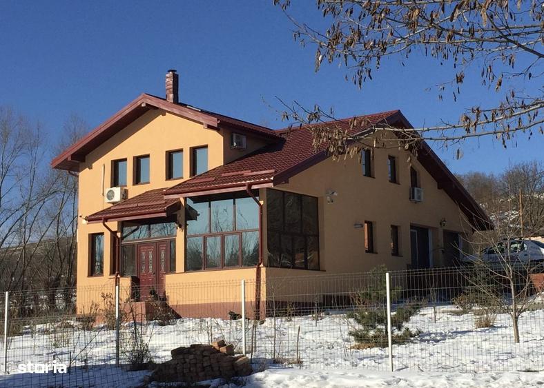 Vand vila si 8807mp teren in Gura Vaii- la 12 km de Piatra Neamt - 7