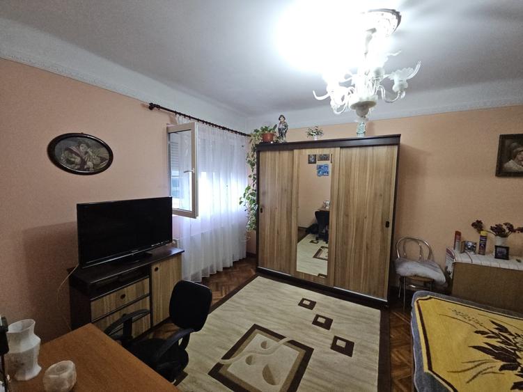 3 cam in Vila | 70 mp | 2 boxe 10 mp | Pod 30 mp | Decebal | Alba Iulia - 11