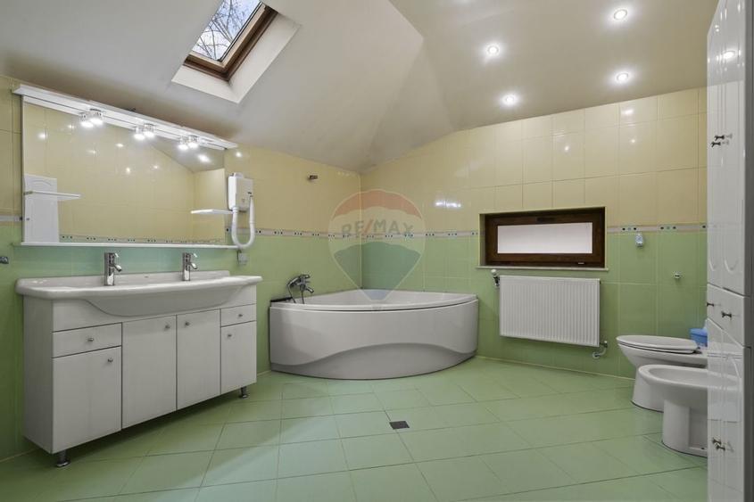 Casă / Vilă cu 6 camere de închiriat în zona Nord - 5