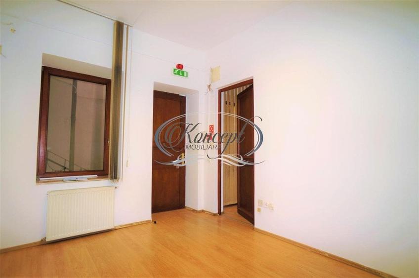 Vila interbelica in Piata Muzeului - 8