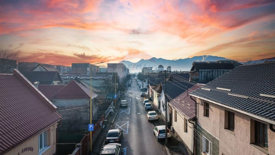 COMISION 0 Casa cu potential excelent, teren 446 mp, Strada Fanionului - 8