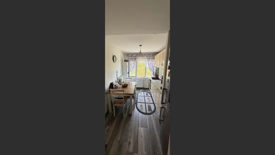 Apartament spațios cu 4 camere de vânzare în Micro 16 – Galați - 11