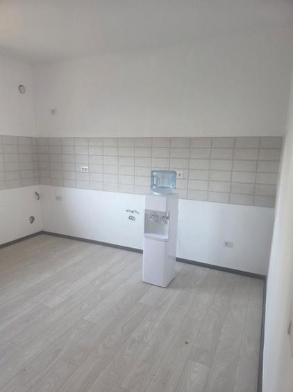 Vand Casa zona Hemeiusi langa primarie - 4