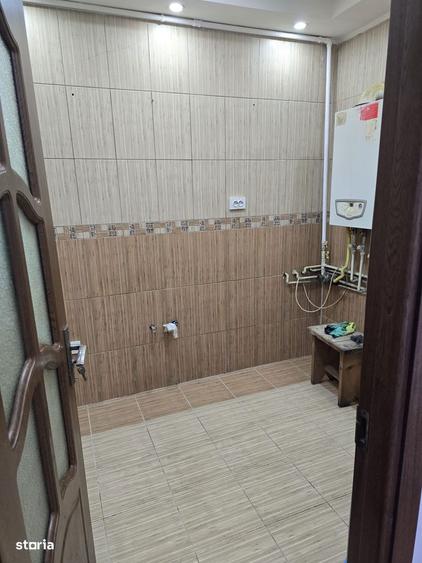 Garsoniera spatioasa cu bucatarie separata, parter an 2011 - 1