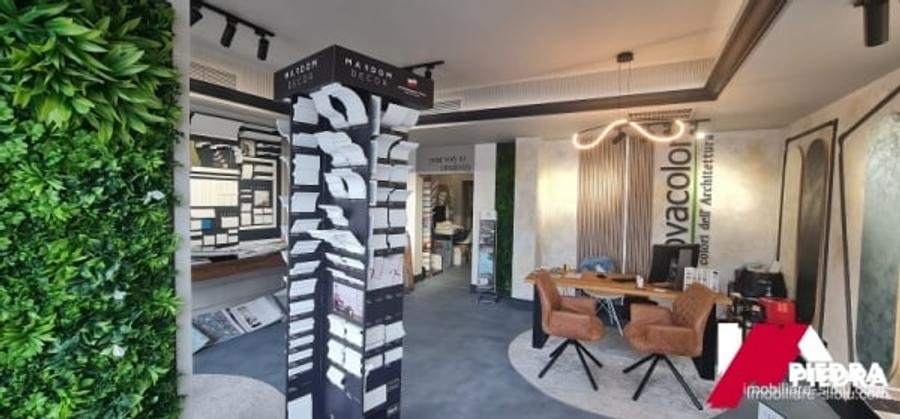 Inchiriez spatiu comercial situat in Strand, in zona de blocuri, suprafata 85mp - 4