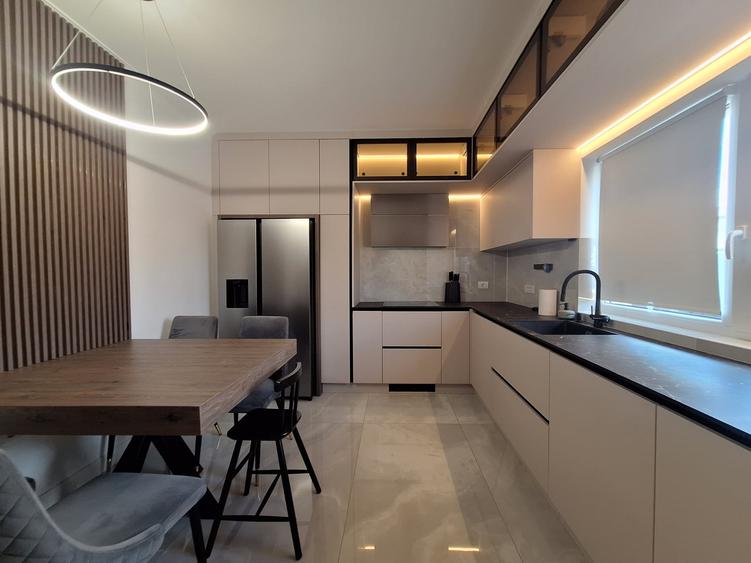 Duplex cu 4 camere cu Canalizare în Dumbrăvița