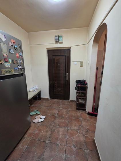 B-ul 1 Decembrie 1918 intersectie Postavarul, 15 minute metrou, la Auchan - 10