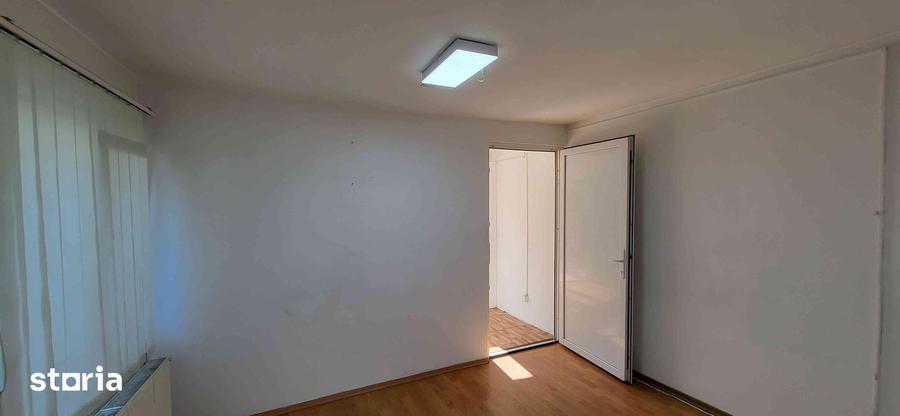 Spațiu comercial, de 25 mp, în Central