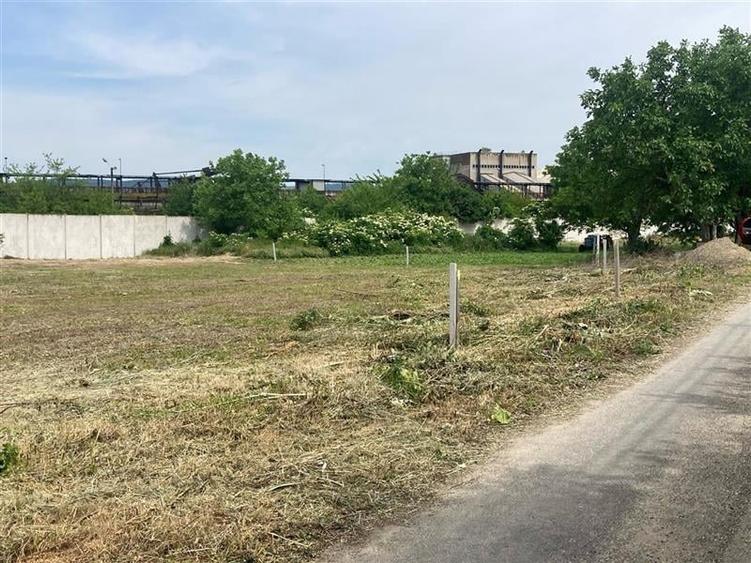 TEREN INRAVILAN DE VANZARE  IN EXCLUSIVITATE IN BACAU - 3